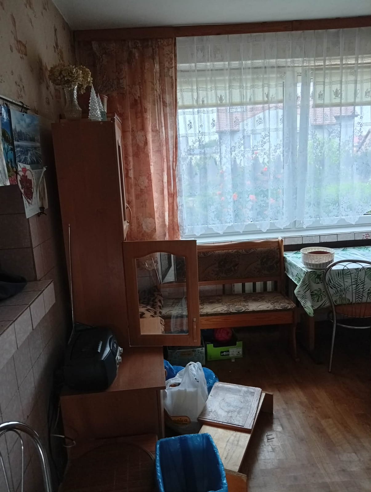 Opróżnienie mieszkania z zalegających rzeczy. — przed wykonaniem zlecenia, zdjęcie 2