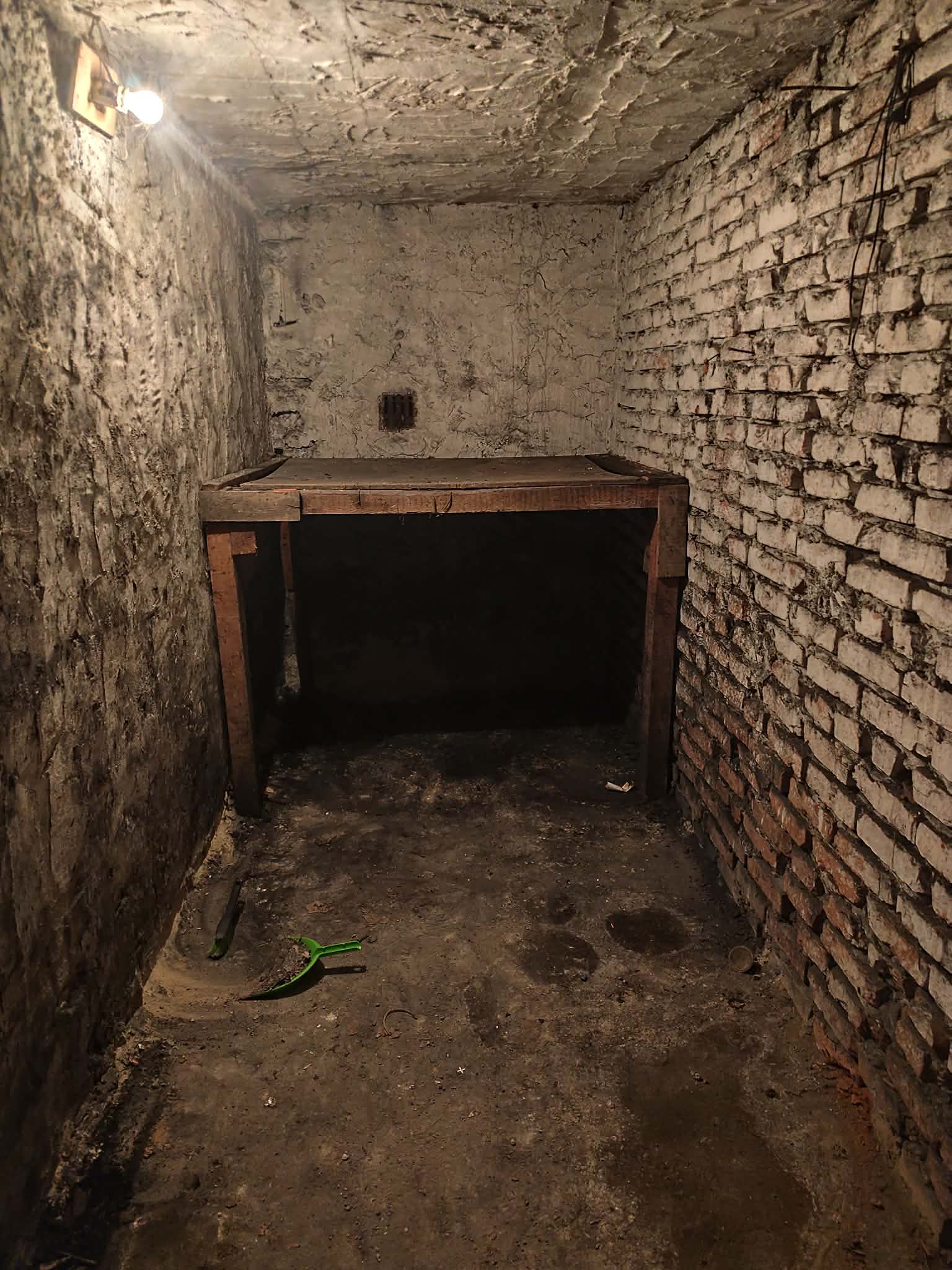 Po wykonaniu zlecenia — Opróżnienie piwnicy z zalegających rzeczy.
